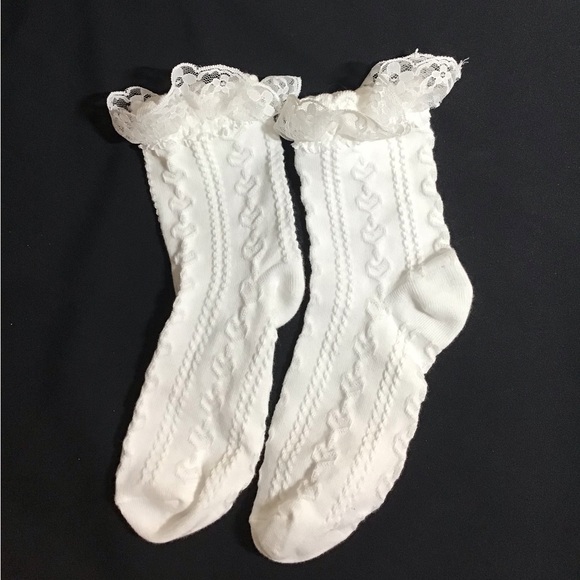 Cute Ruffle Socks - Picture 1 of 3